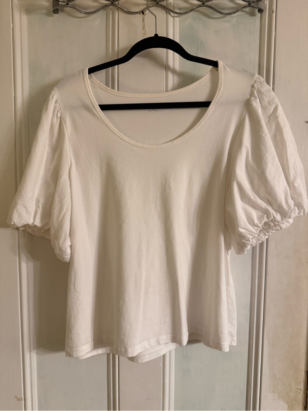 Old Navy White Scoop-Neck Puff Sleeve Tee